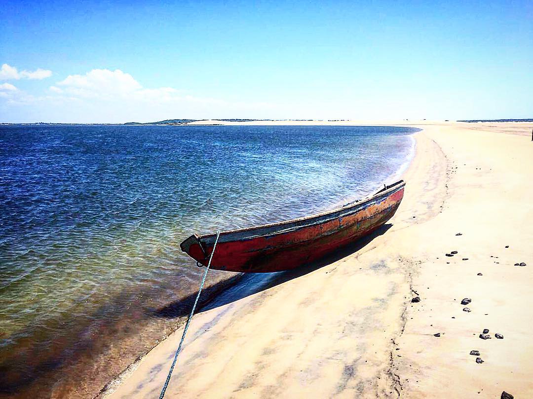 Praia de CaburÃ©